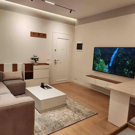 Bejler At The Center Apartment Tirana